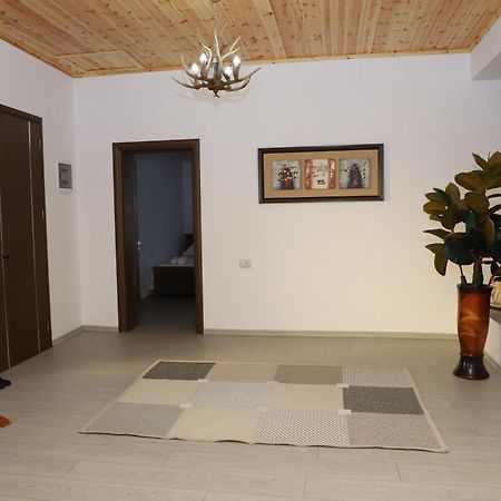 Georgemishel Guest House Μπεράτ Εξωτερικό φωτογραφία