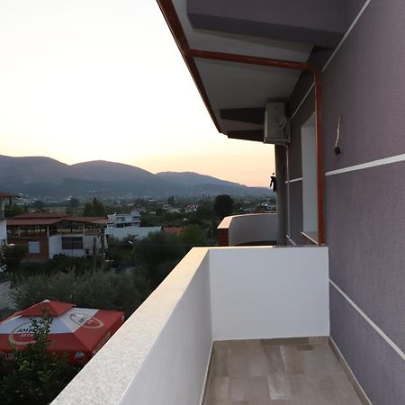 Georgemishel Guest House Μπεράτ Εξωτερικό φωτογραφία