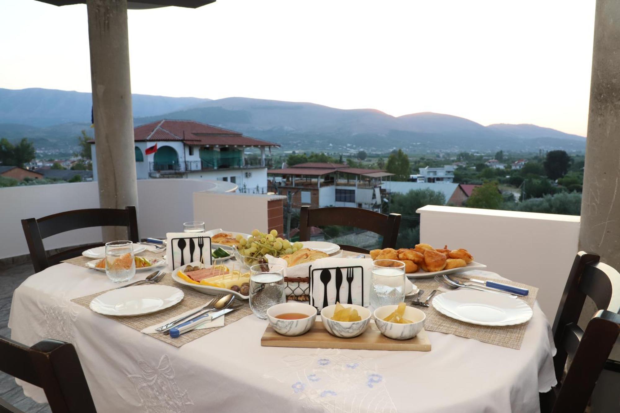 Georgemishel Guest House Μπεράτ Εξωτερικό φωτογραφία