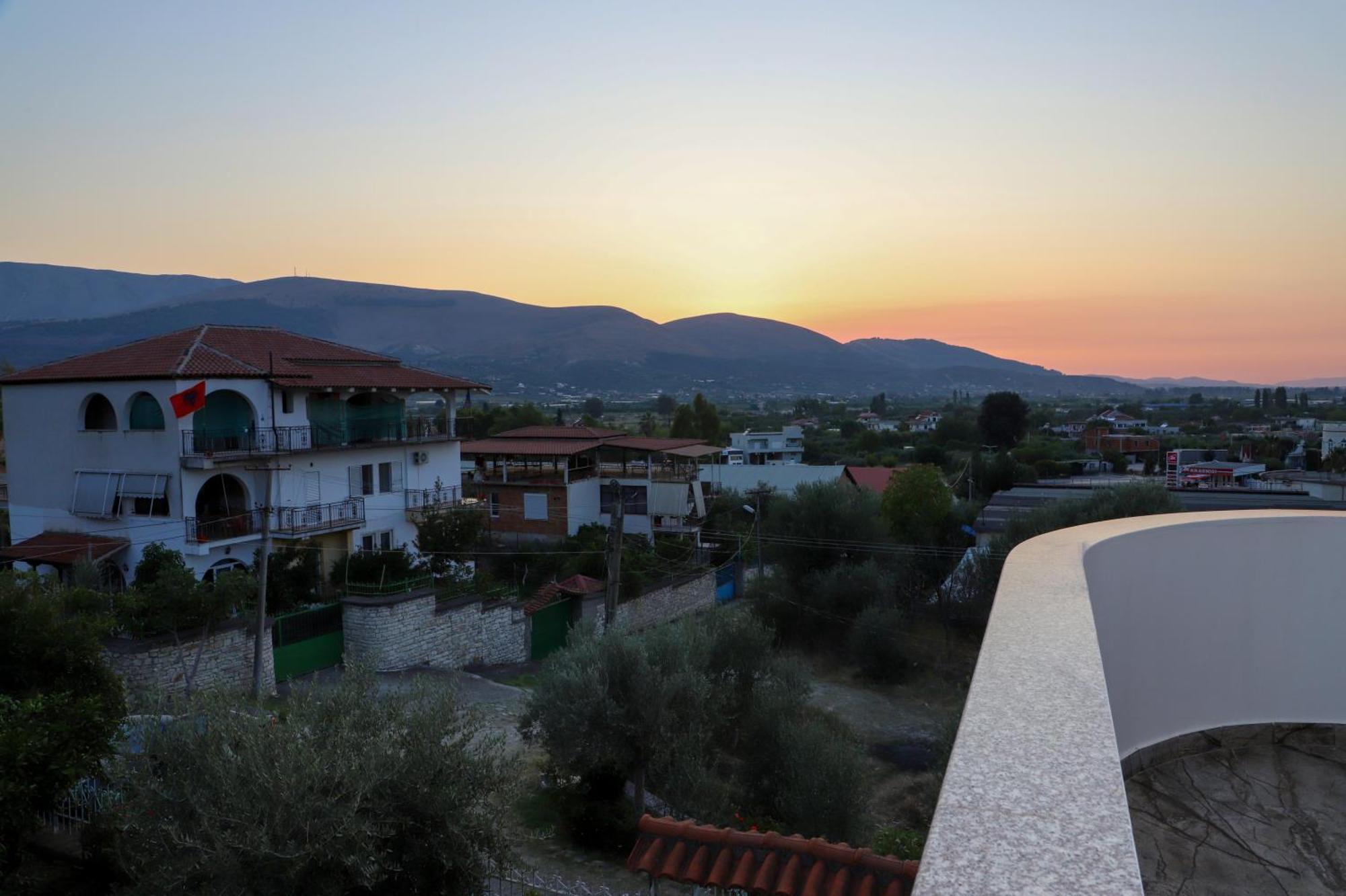 Georgemishel Guest House Μπεράτ Εξωτερικό φωτογραφία
