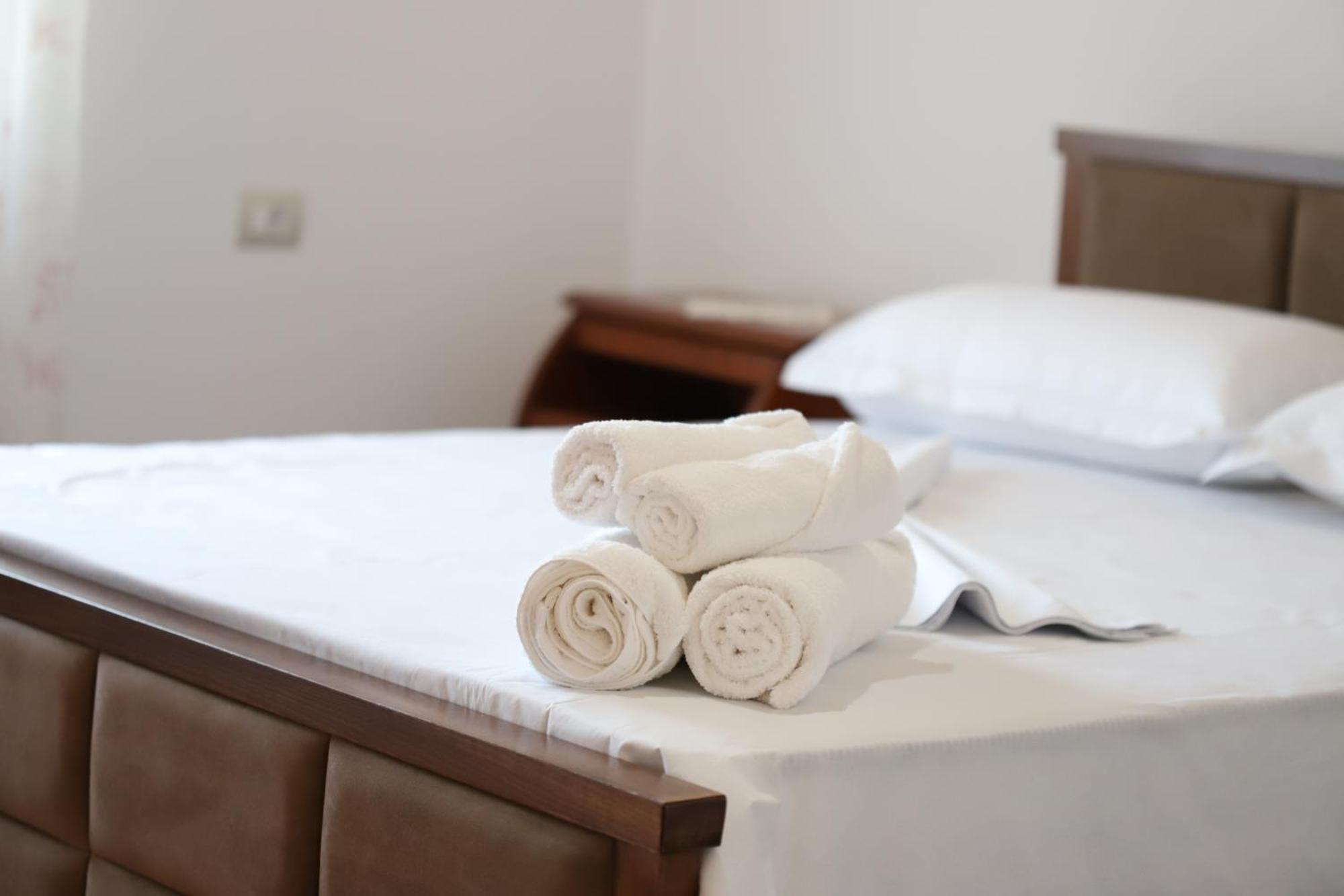 Georgemishel Guest House Μπεράτ Εξωτερικό φωτογραφία