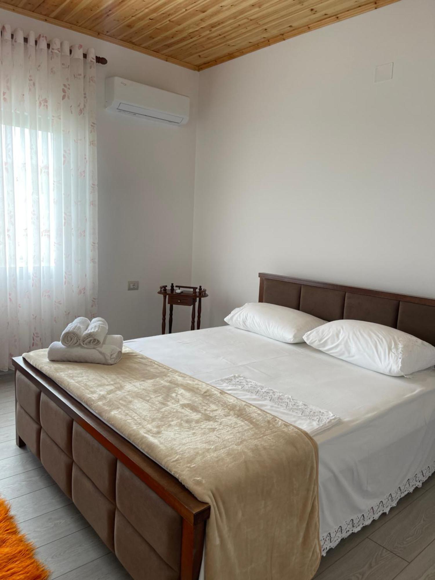 Georgemishel Guest House Μπεράτ Εξωτερικό φωτογραφία