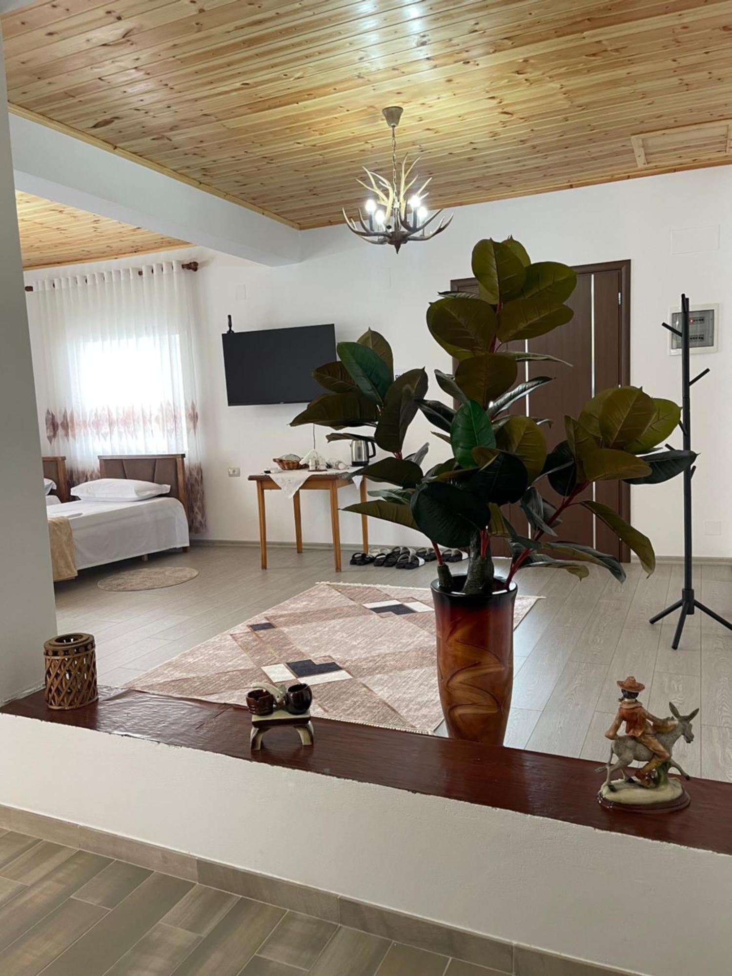 Georgemishel Guest House Μπεράτ Εξωτερικό φωτογραφία