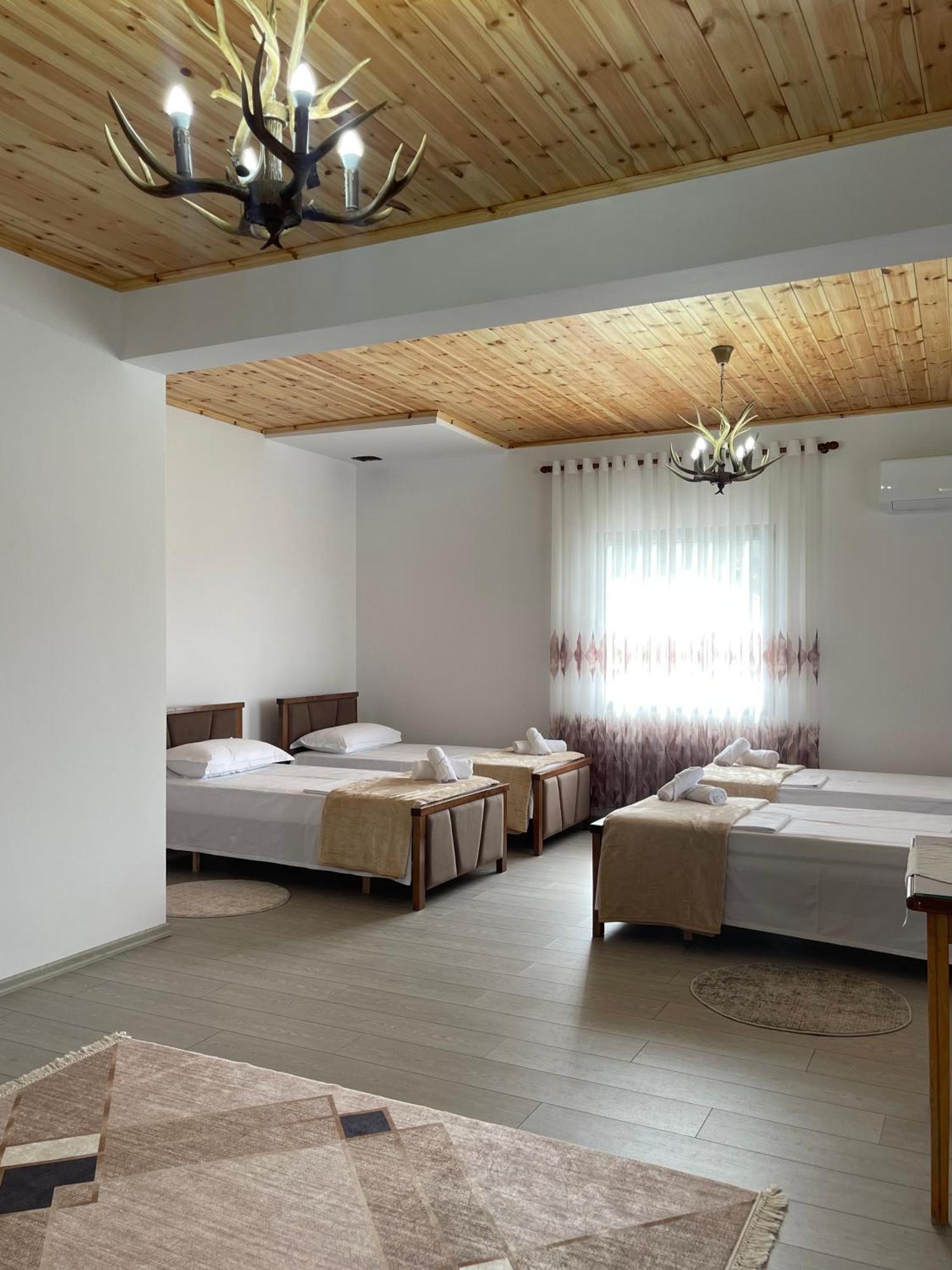 Georgemishel Guest House Μπεράτ Εξωτερικό φωτογραφία