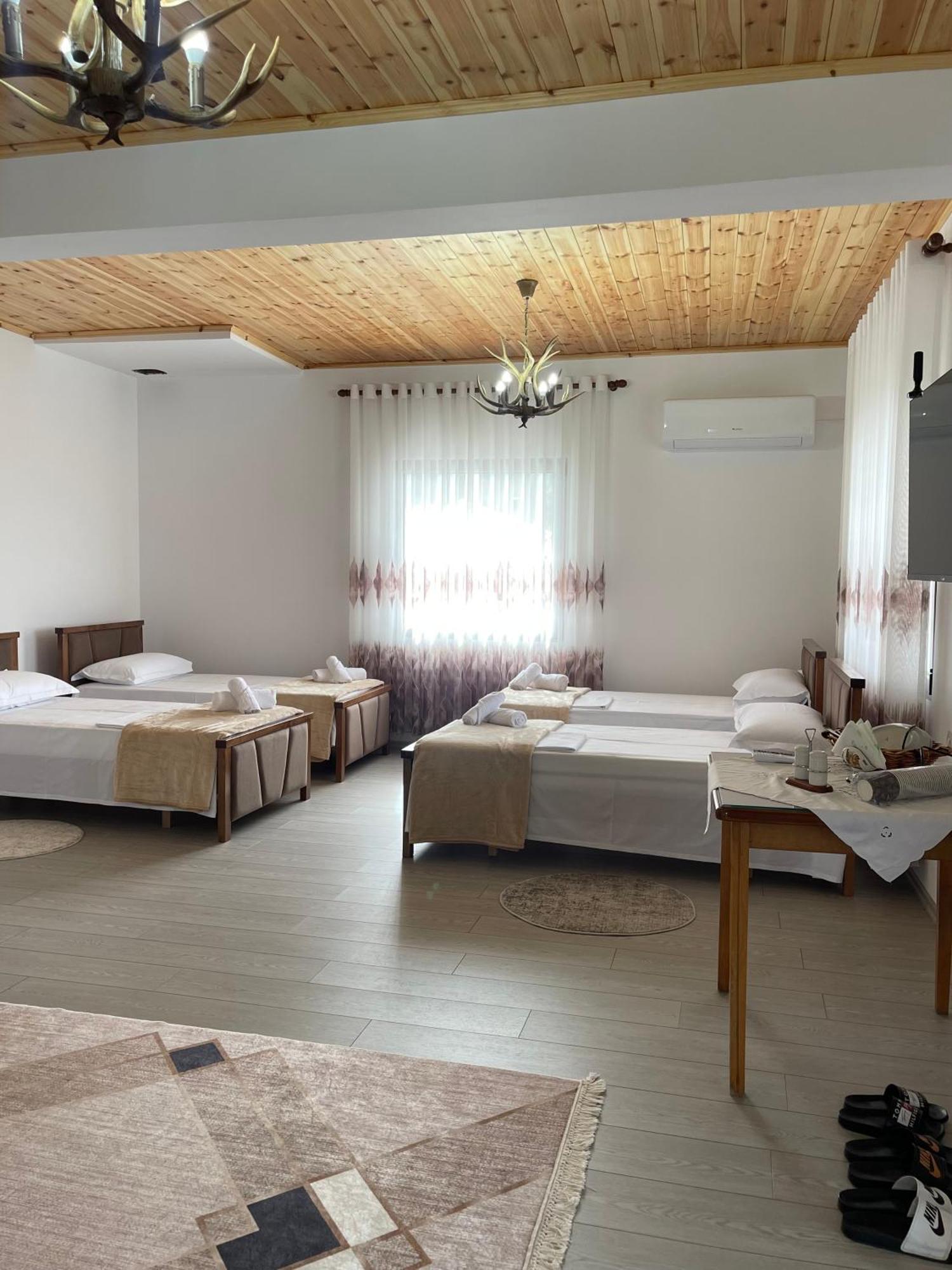 Georgemishel Guest House Μπεράτ Εξωτερικό φωτογραφία