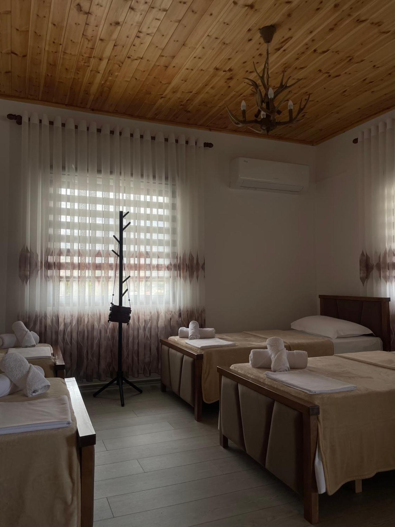 Georgemishel Guest House Μπεράτ Εξωτερικό φωτογραφία