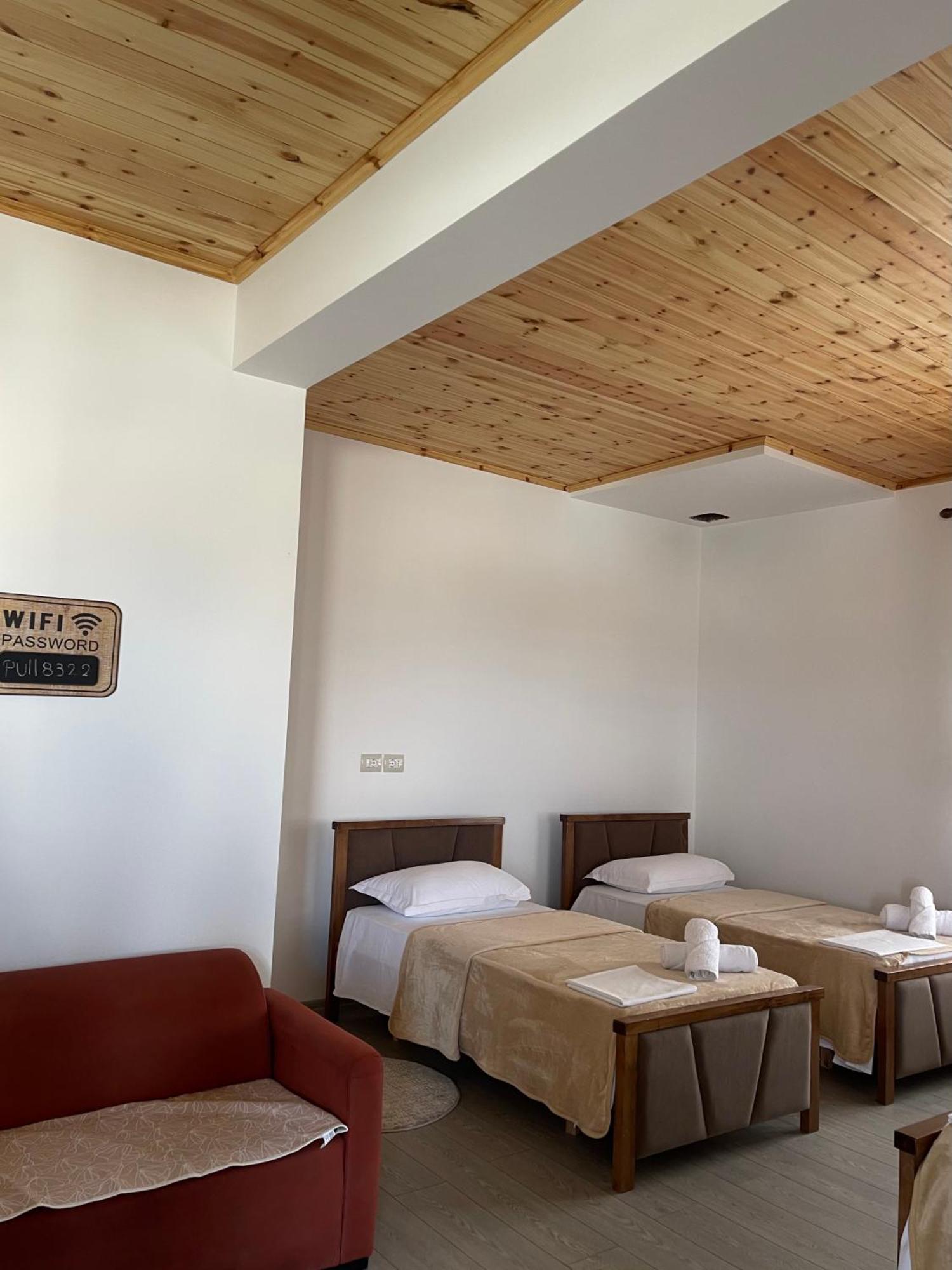 Georgemishel Guest House Μπεράτ Εξωτερικό φωτογραφία