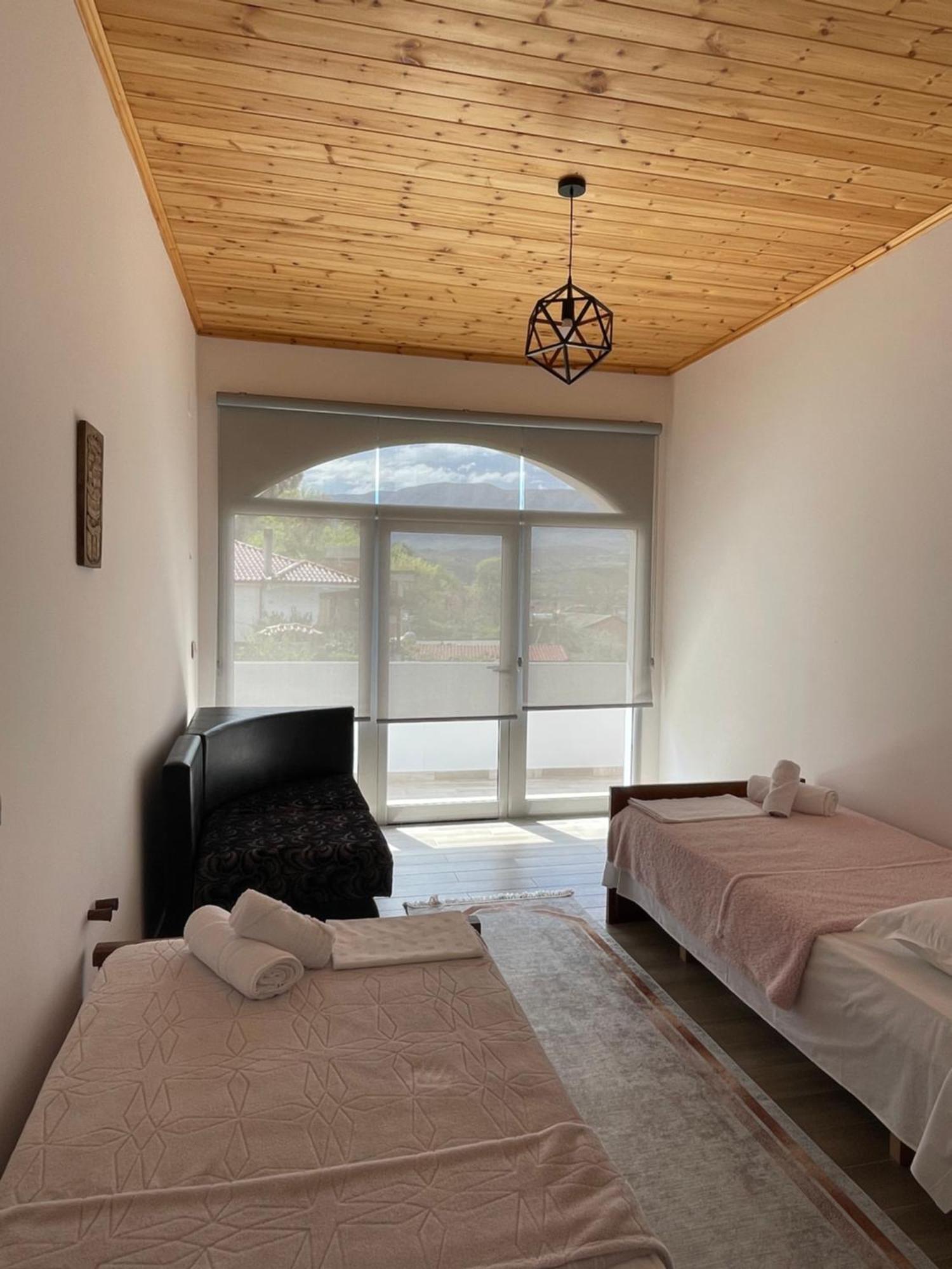 Georgemishel Guest House Μπεράτ Εξωτερικό φωτογραφία